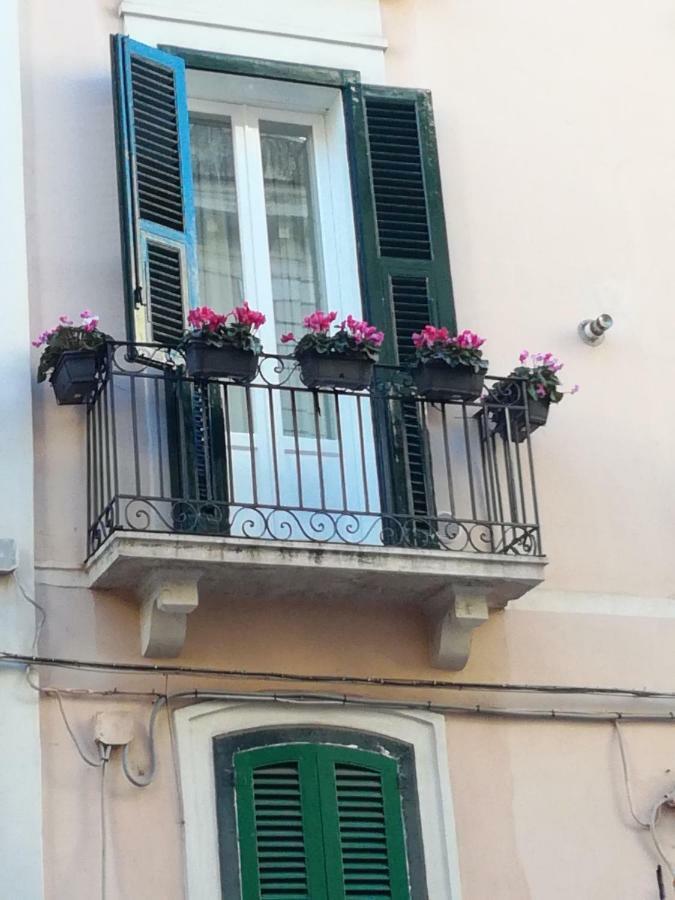 Cairoli 79 Apartment Bari Bagian luar foto